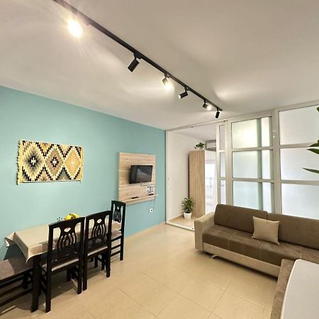 Trea Accomodations - On Private Beach With Sunbed & Umbrella Вльора Екстер'єр фото